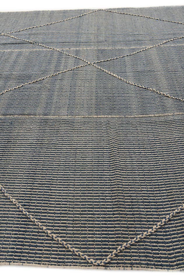 Detail image of 9' 9 x 14' 5 Hand Knotted Darya Wool Rug
