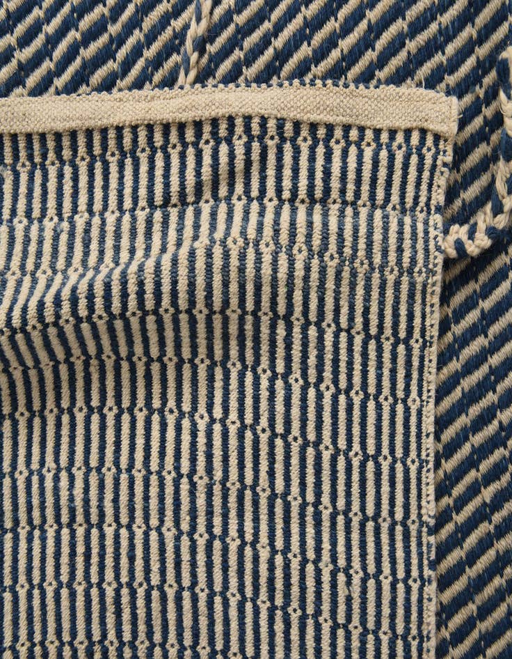 Detail image of 9' 9 x 14' 5  Hand Knotted Darya Wool Rug