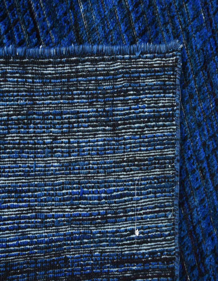 Detail image of 4' 11 x 7' 3  Hand Knotted Darya Wool Rug