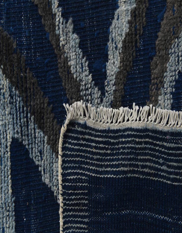 Detail image of 7' 9 x 10' 10  Hand Knotted Darya Wool Rug