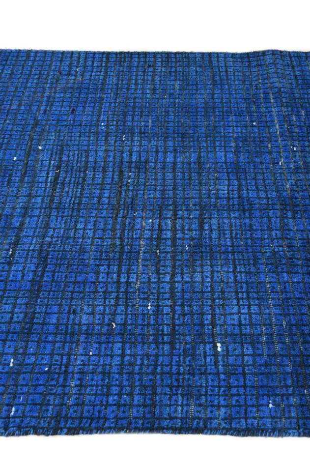 Detail image of 4' 1 x 5' 9 Hand Knotted Darya Wool Rug