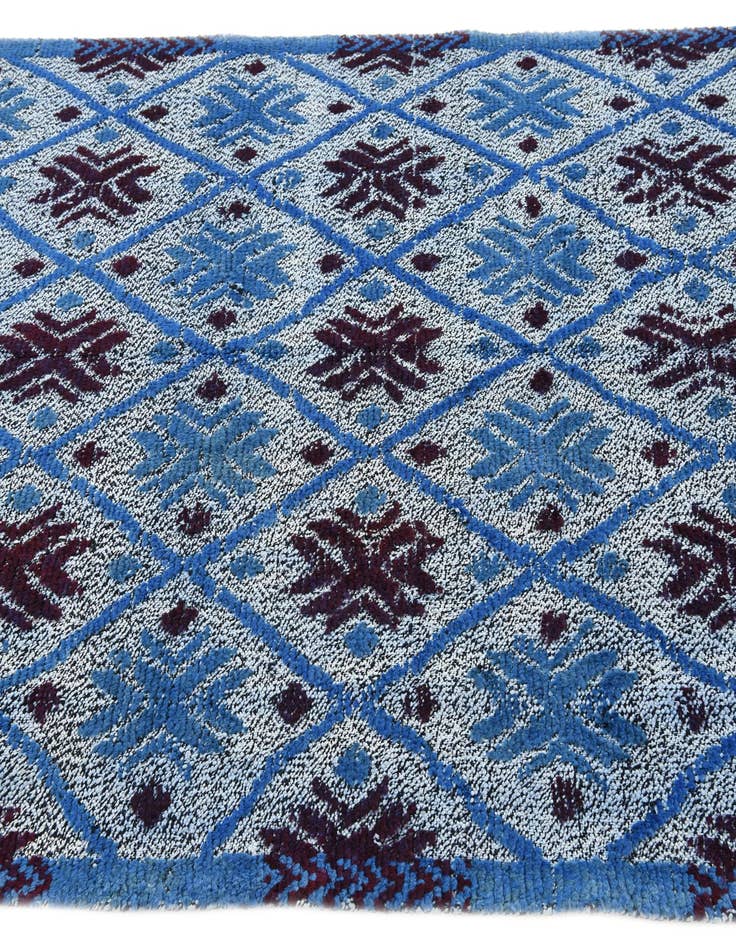 Detail image of 4' 11 x 6' 9  Hand Knotted Darya Wool Rug