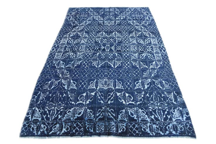 Detail image of 5' 1 x 8' Hand Knotted Darya Rug
