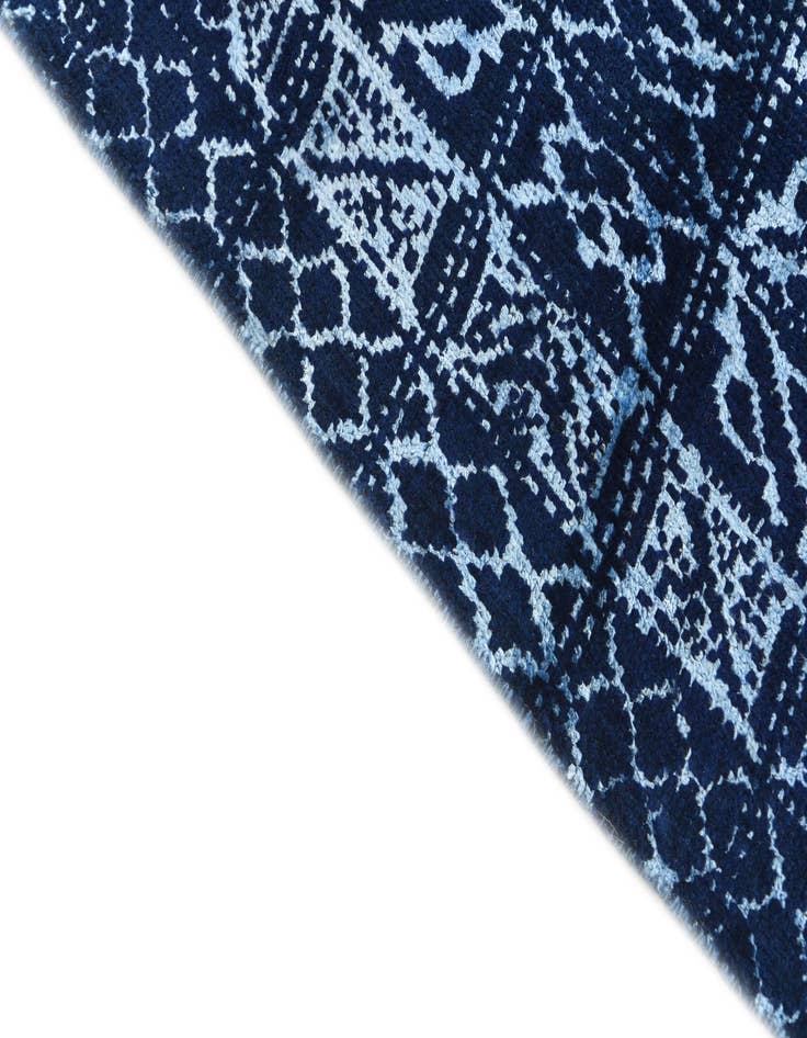 Detail image of 5' 1 x 8'  Hand Knotted Darya Rug