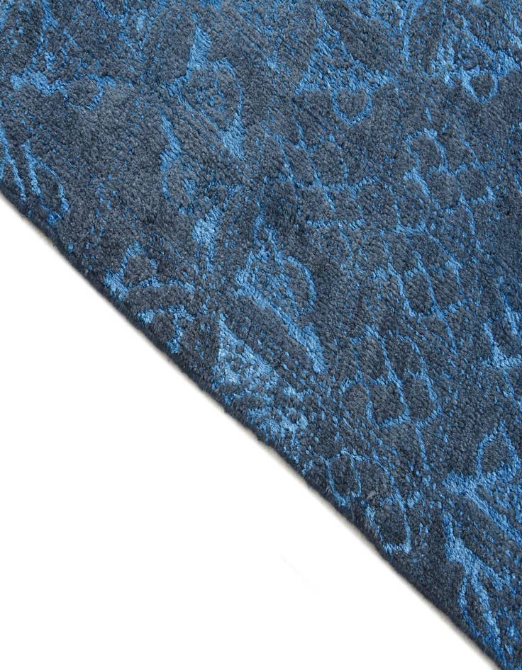 Detail image of 5' 8 x 9' 1  Hand Knotted Darya Rug