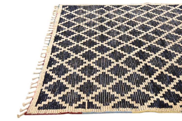 Detail image of 5' 10 x 9' 7 Hand Knotted Darya Wool Rug