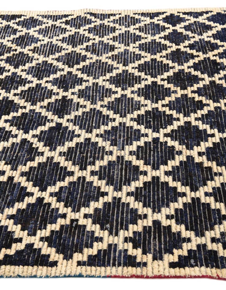 Detail image of 5' 10 x 9' 7 Hand Knotted Darya Wool Rug