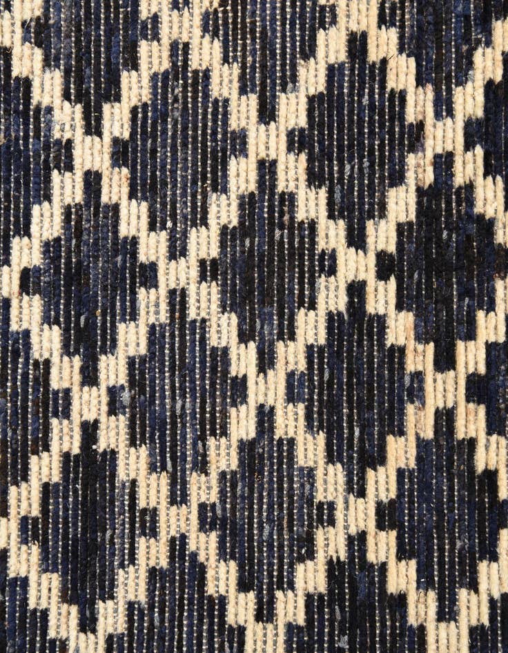 Detail image of 5' 10 x 9' 7  Hand Knotted Darya Wool Rug