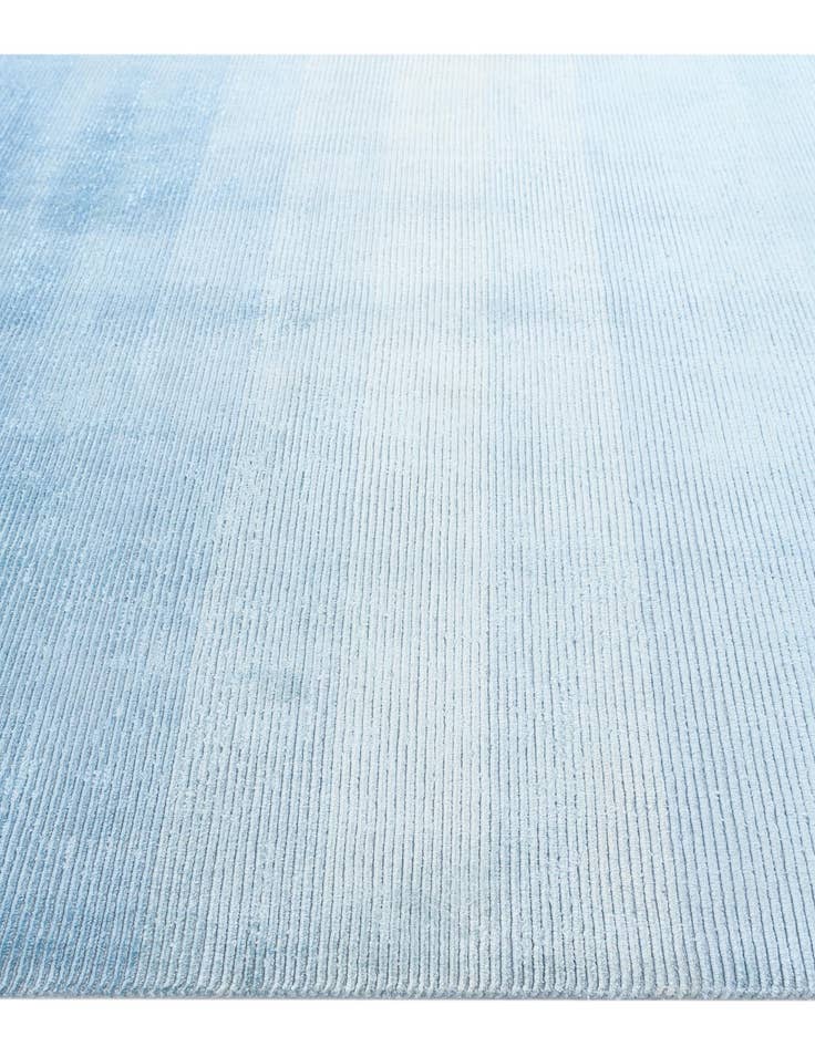 Detail image of 6' 8 x 9' 11  Hand Knotted Darya Wool Rug