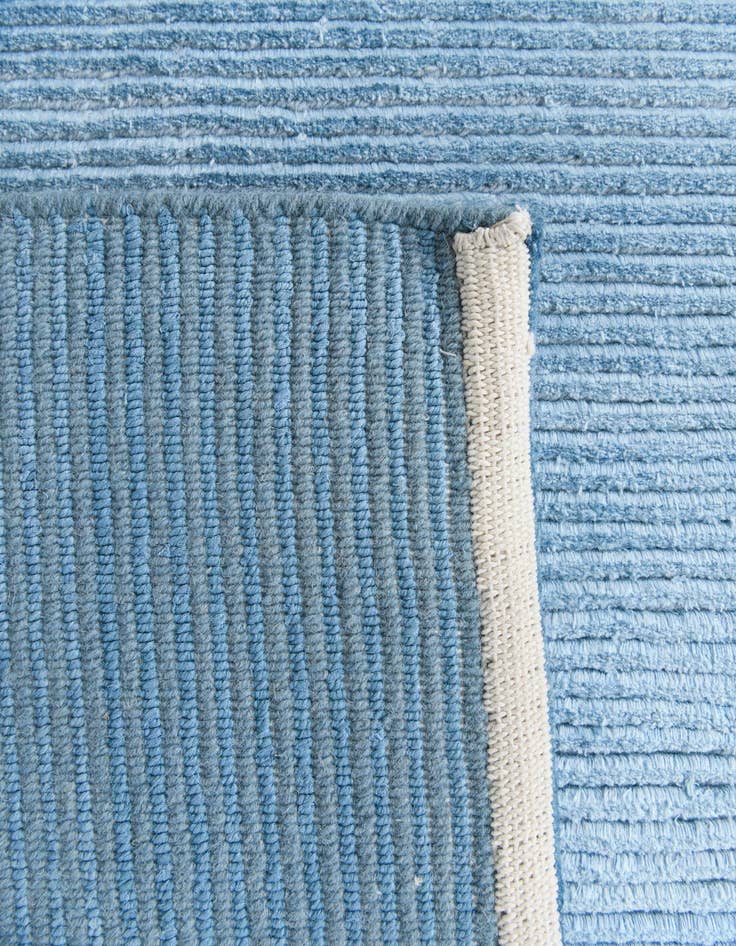 Detail image of 6' 8 x 9' 11  Hand Knotted Darya Wool Rug