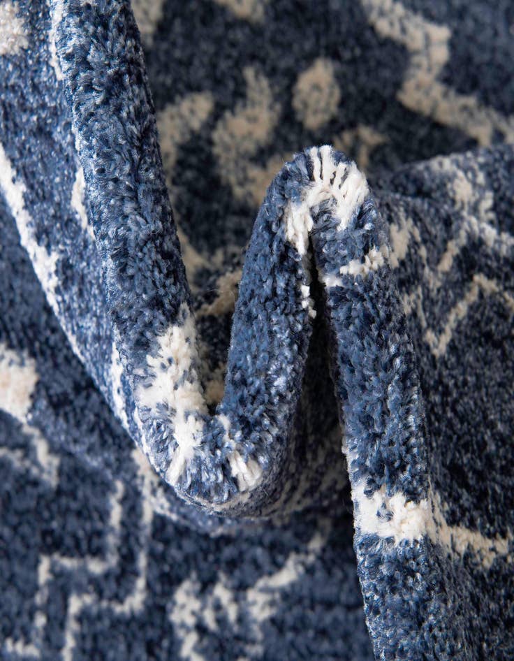 Detail image of 7' x 10' Diana Rug