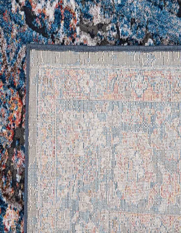 Detail image of 5' x 7' 7 Fleur Rug