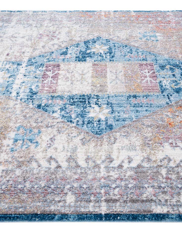 Detail image of 5' 3 x 7' 7 Fleur Rug