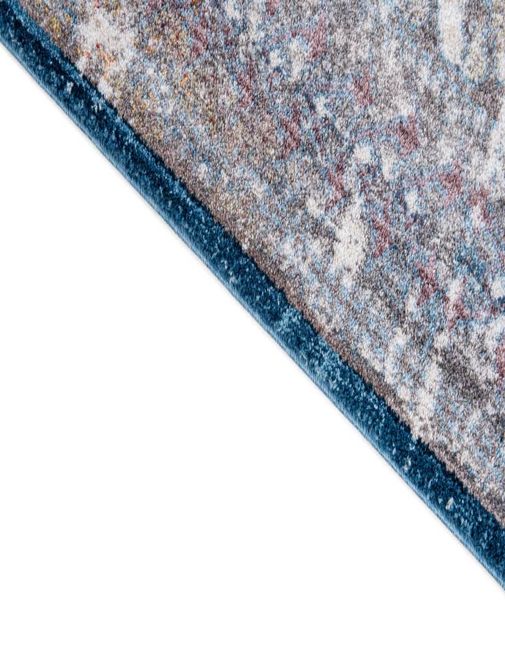 Detail image of 5' 3 x 7' 7 Fleur Rug
