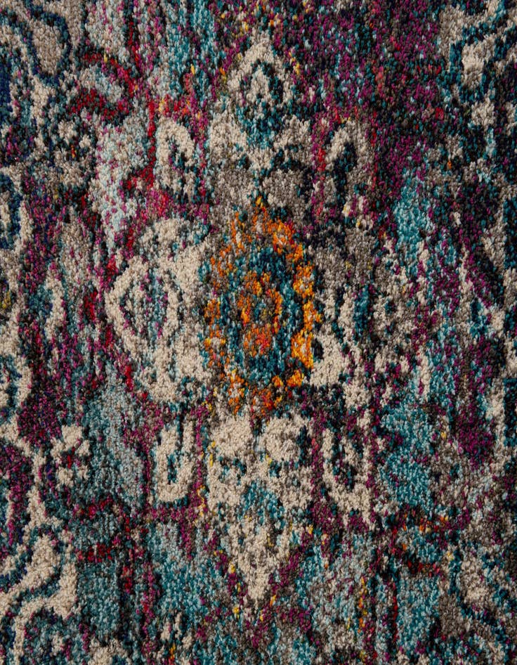 Detail image of 5' 3 x 7' 6 Fleur Rug