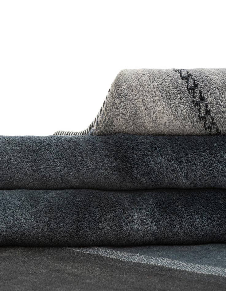 Detail image of 4' 8 x 6' 8 Gabbeh Rug