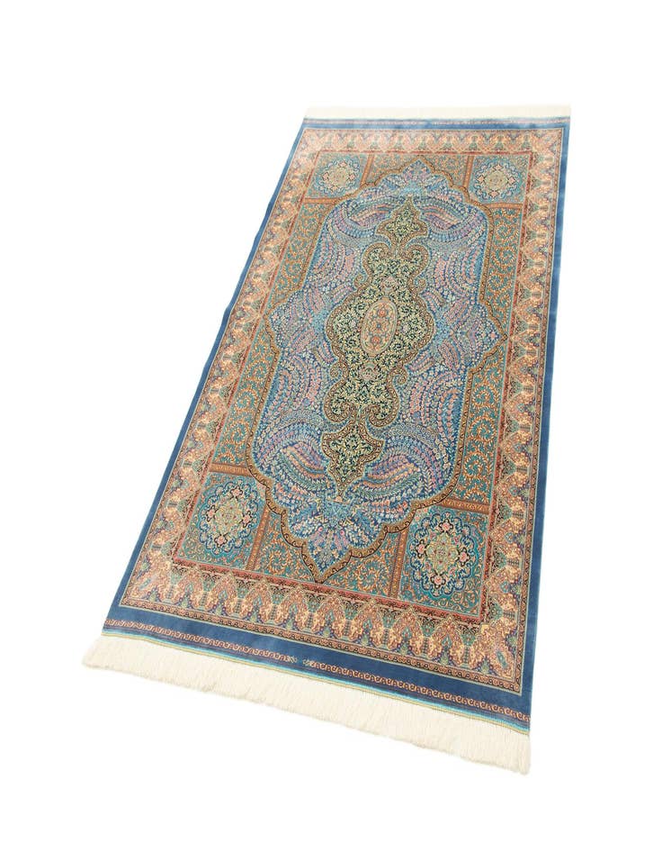 Detail image of 4' 4 x 6' 4 Ghom Design Rug