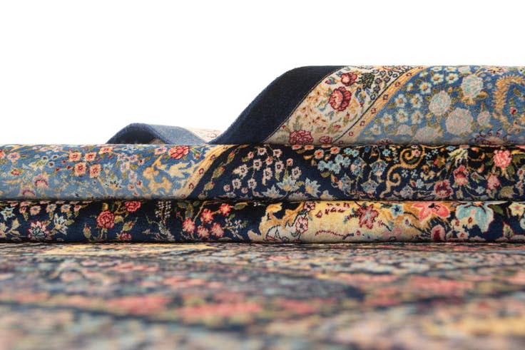 Detail image of 4' 9 x 7' 6 Ghom Design Rug