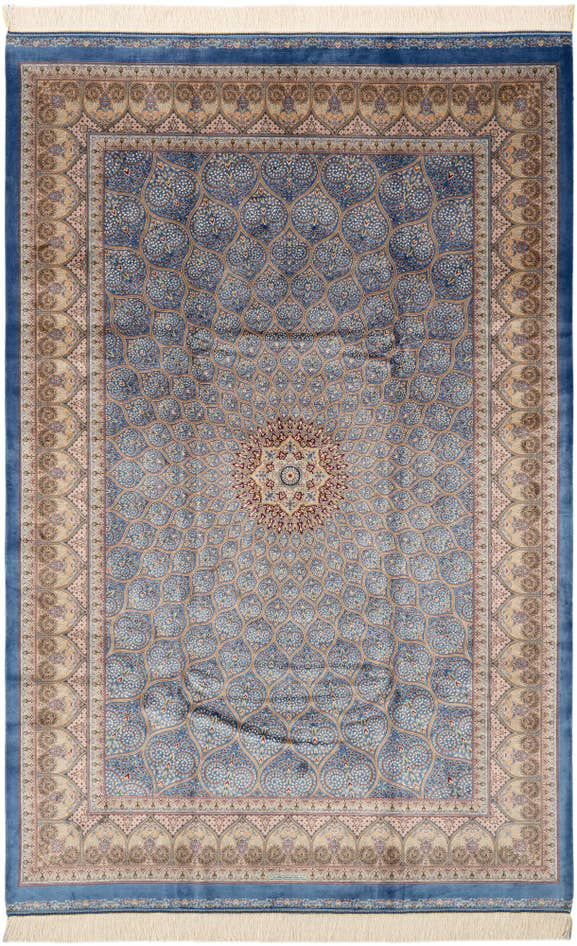 Detail image of 4' 10 x 7' 5 Ghom Design Rug