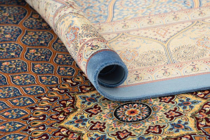 Detail image of 4' 9 x 7' 6 Ghom Design Rug