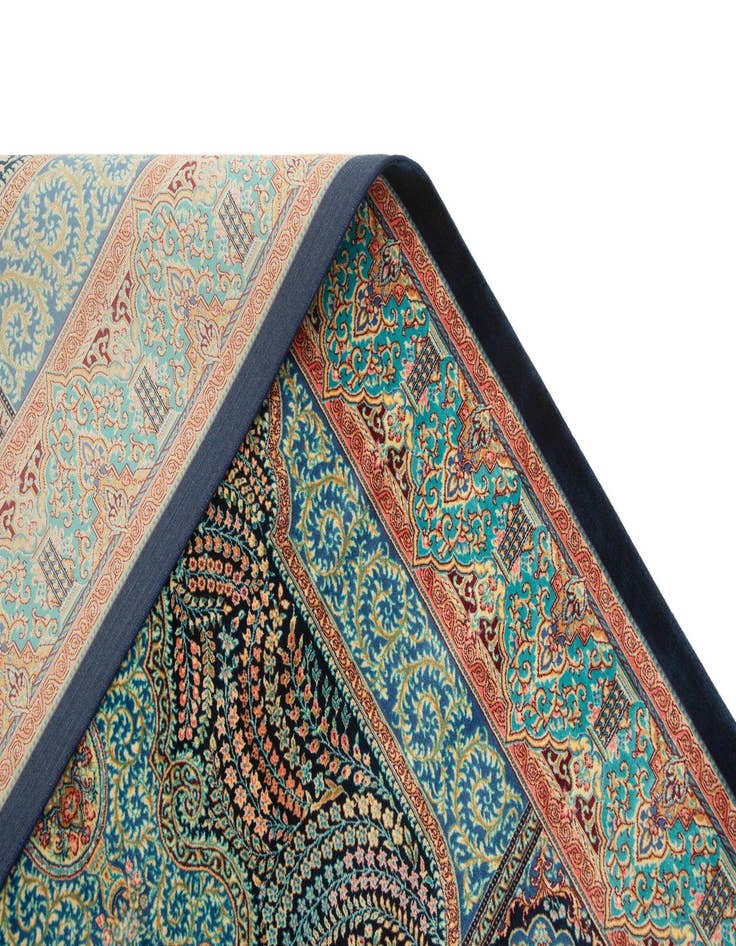 Detail image of 3' 3 x 4' 10 Ghom Design Rug