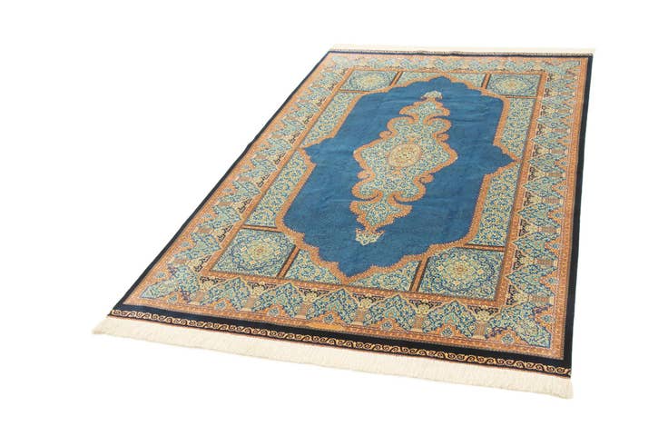 Detail image of 4' 9 x 7' 5 Ghom Design Rug