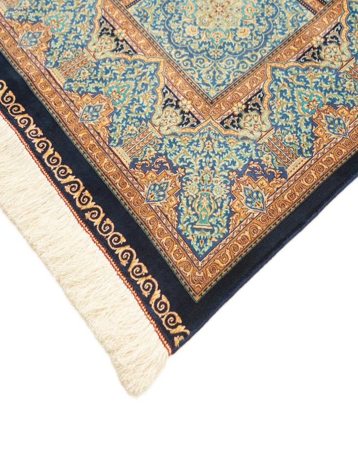 Detail image of 4' 9 x 7' 5 Ghom Design Rug