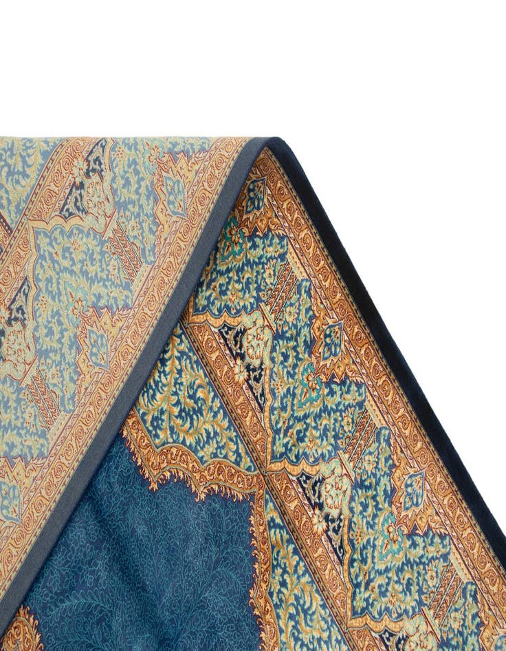 Detail image of 4' 9 x 7' 5 Ghom Design Rug