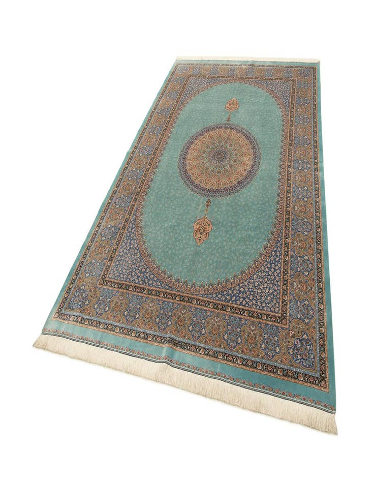 Detail image of 6' 6 x 9' 7 Ghom Design Rug