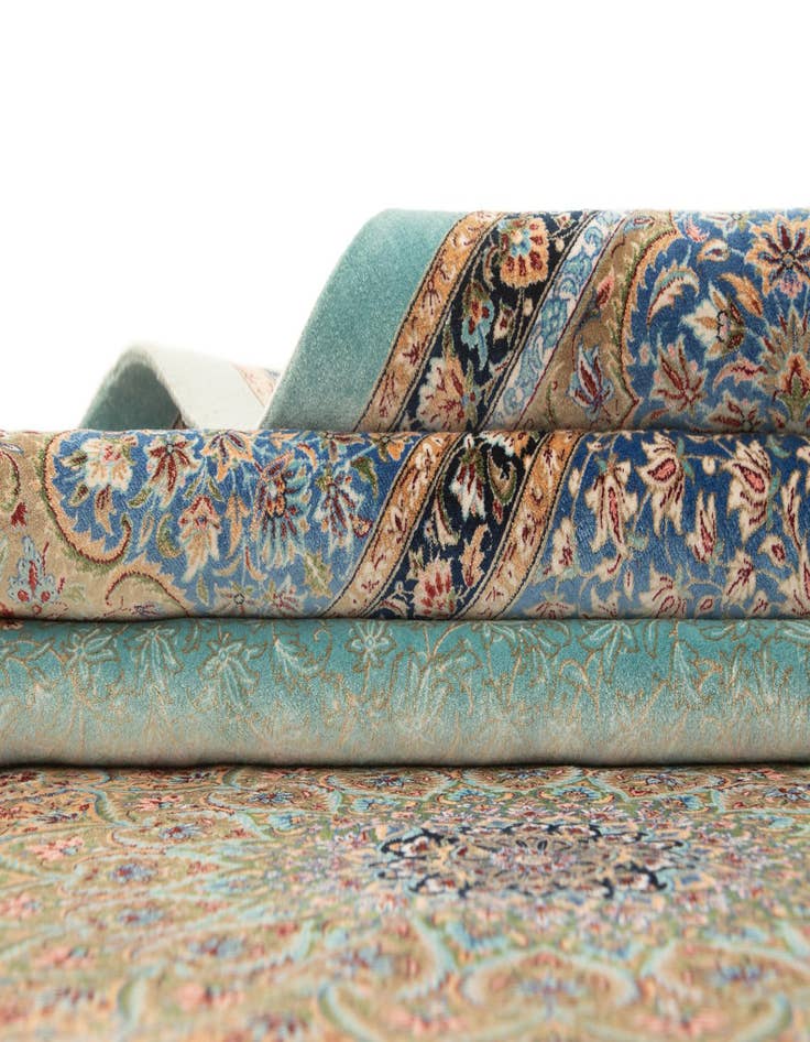 Detail image of 6' 6 x 9' 7 Ghom Design Rug