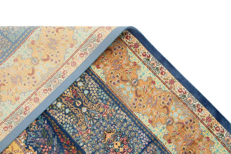 Detail image of 4' 10 x 7' 5 Ghom Design Rug