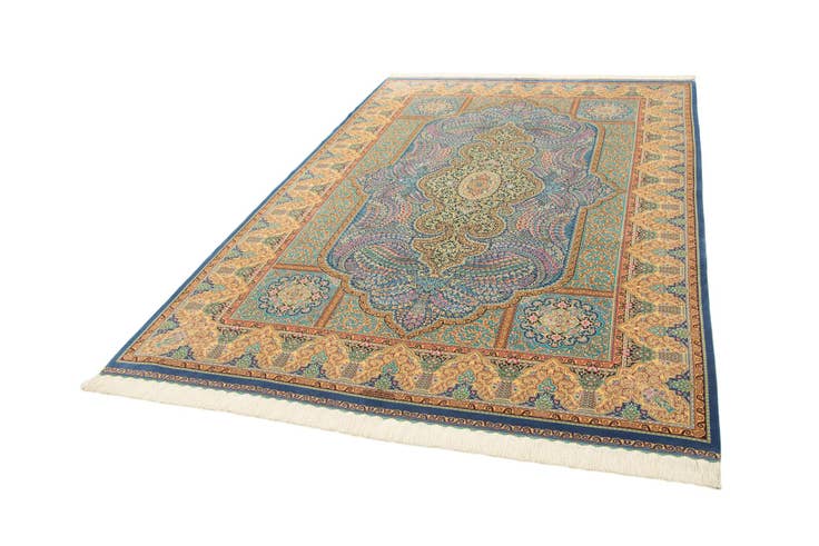 Detail image of 6' 6 x 9' 7 Ghom Design Rug