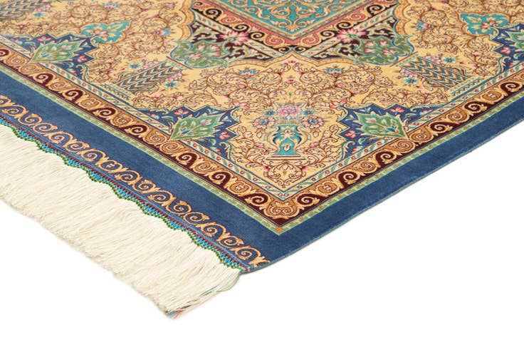 Detail image of 6' 6 x 9' 7 Ghom Design Rug