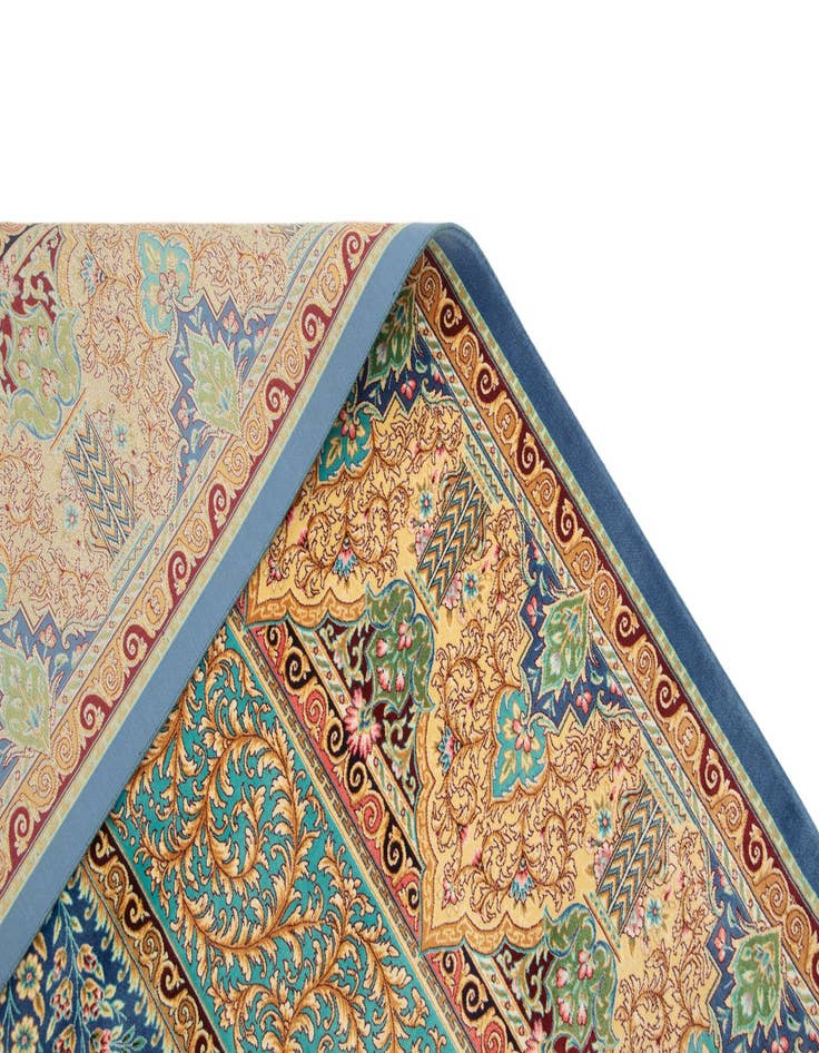 Detail image of 6' 6 x 9' 7 Ghom Design Rug