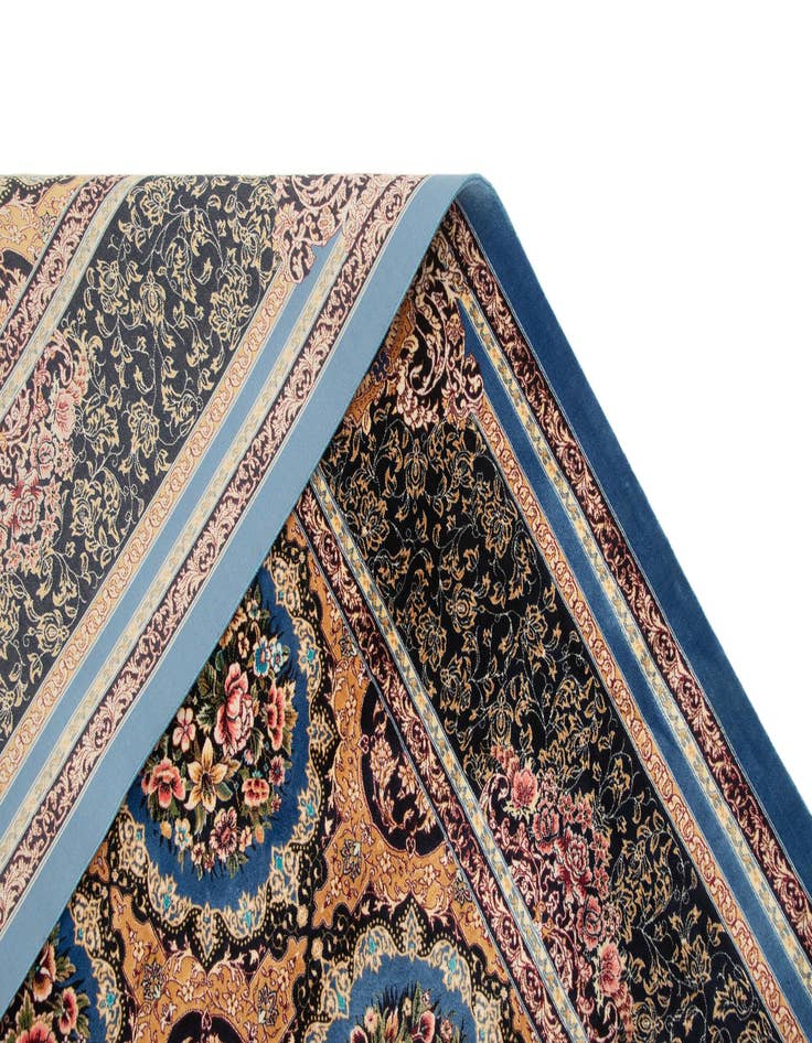 Detail image of 6' 6 x 9' 7 Ghom Design Rug