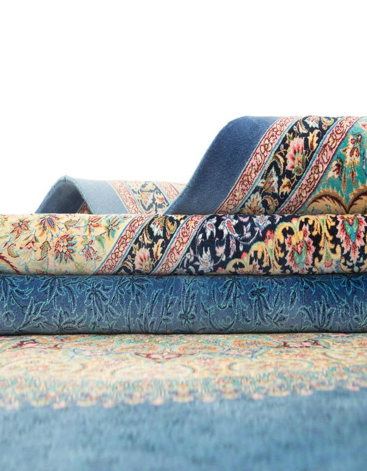 Detail image of 6' 5 x 9' 7 Ghom Design Rug