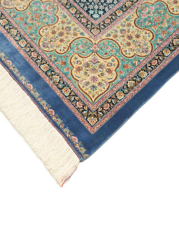 Detail image of 6' 5 x 9' 7 Ghom Design Rug