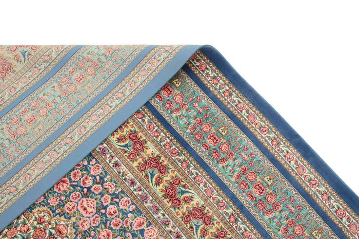 Detail image of 6' 6 x 9' 8 Ghom Design Rug