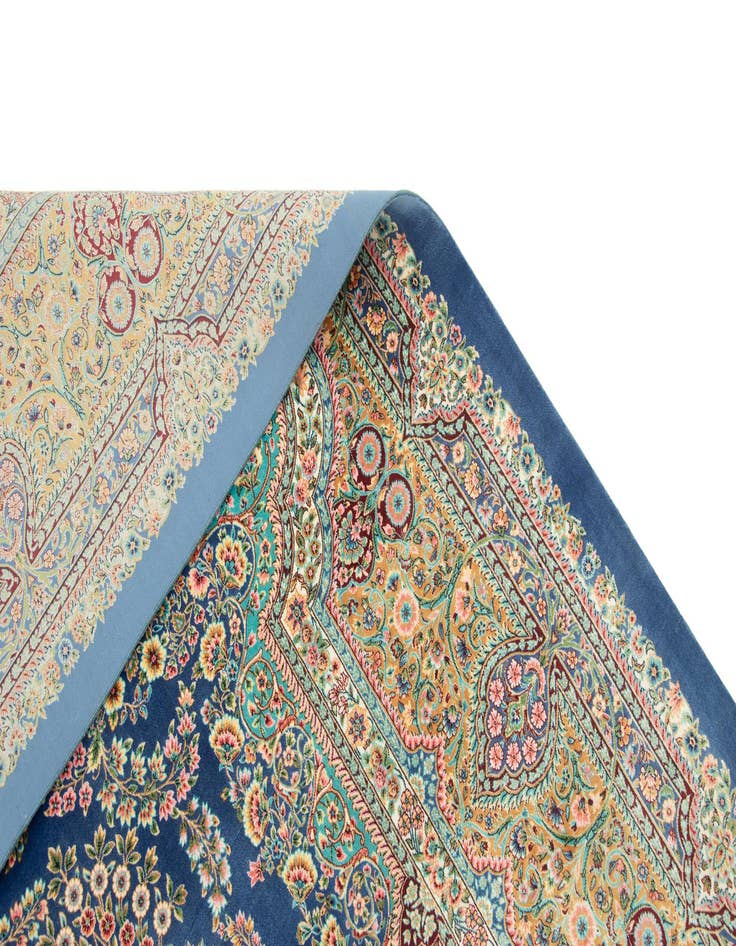 Detail image of 6' 6 x 9' 8 Ghom Design Rug