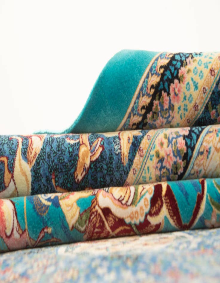 Detail image of 6' 6 x 9' 7 Ghom Design Rug