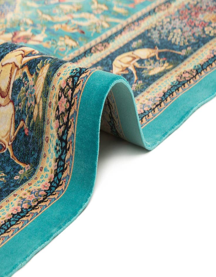 Detail image of 6' 6 x 9' 7 Ghom Design Rug