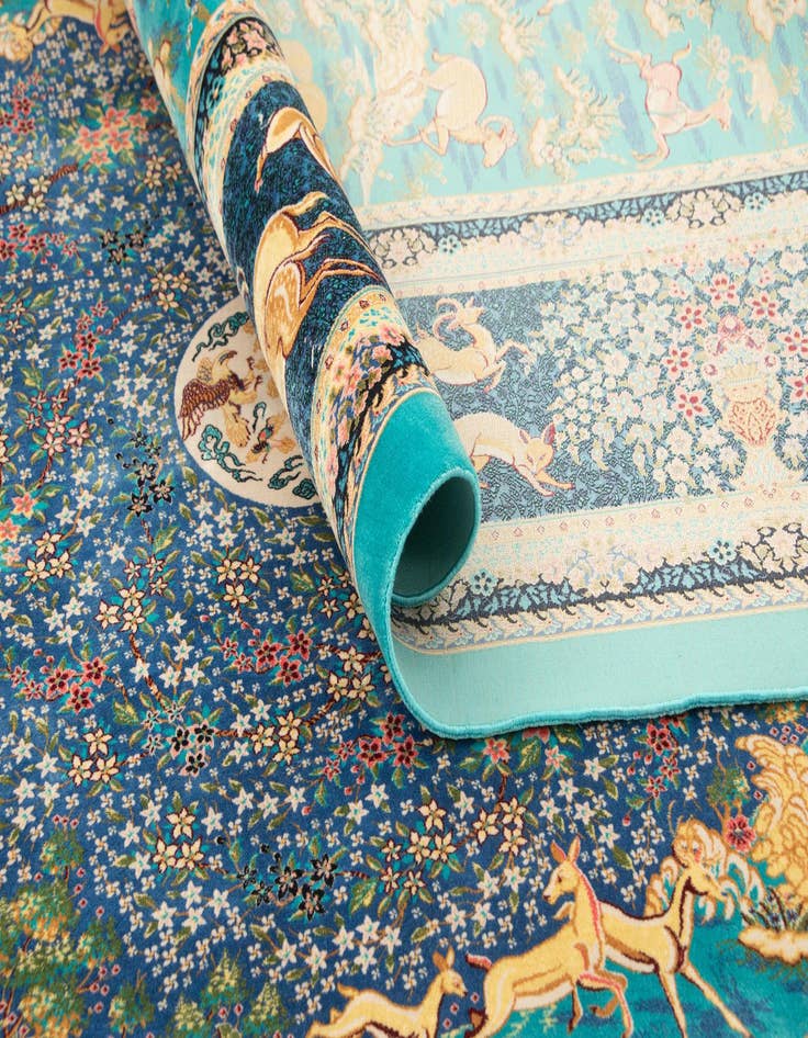 Detail image of 6' 6 x 9' 7 Ghom Design Rug