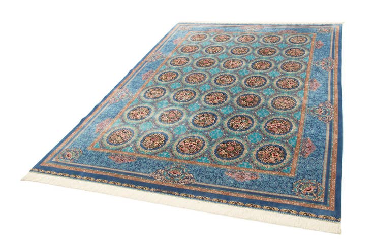 Detail image of 6' 6 x 9' 7 Ghom Design Rug