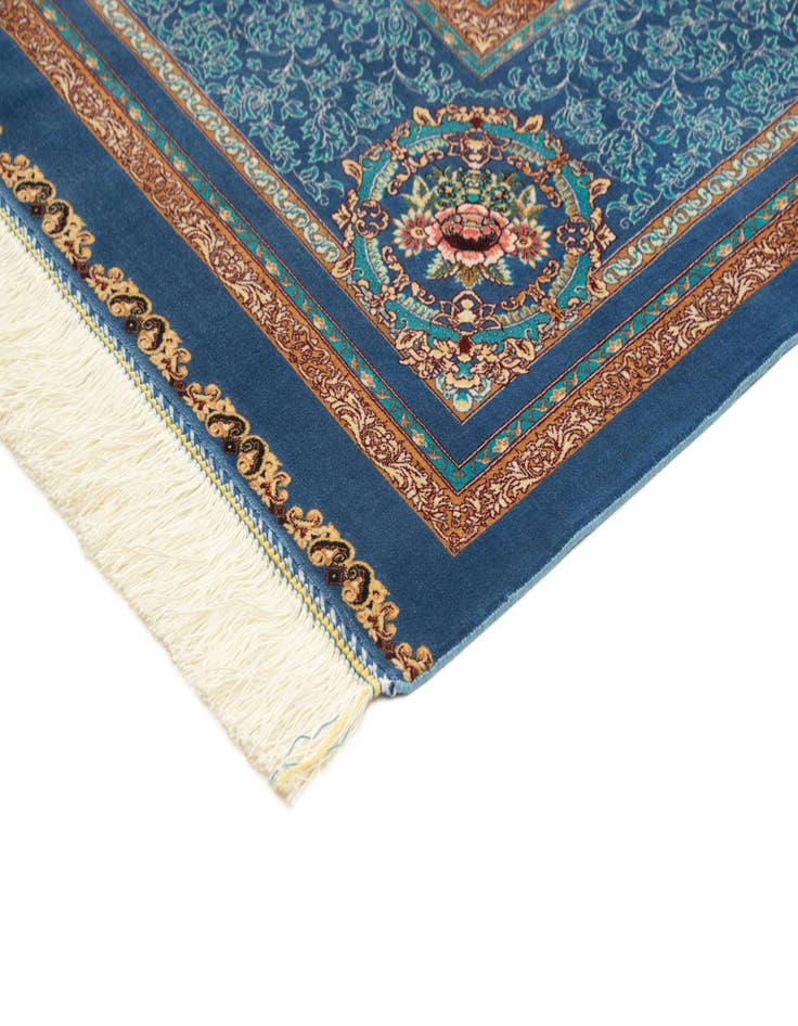 Detail image of 6' 6 x 9' 7 Ghom Design Rug