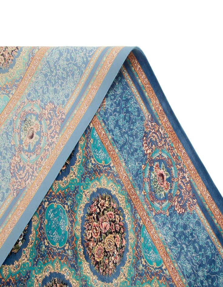 Detail image of 6' 6 x 9' 7 Ghom Design Rug