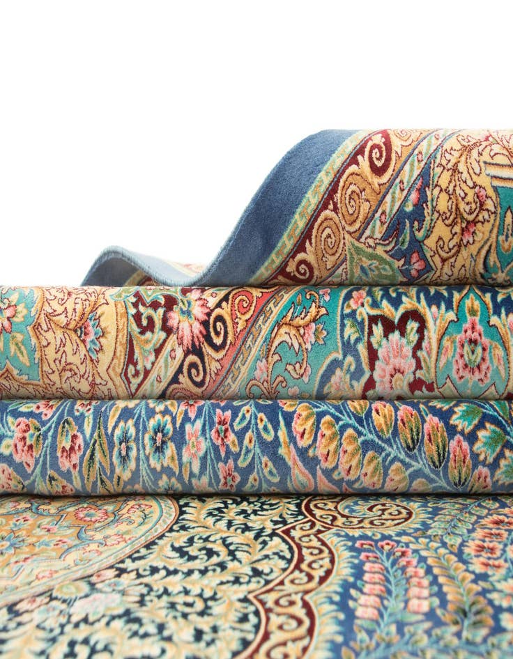 Detail image of 6' 6 x 9' 8 Ghom Design Rug