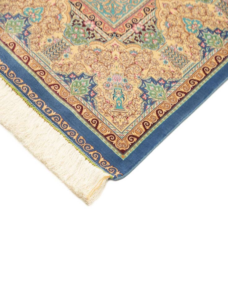 Detail image of 6' 6 x 9' 8 Ghom Design Rug