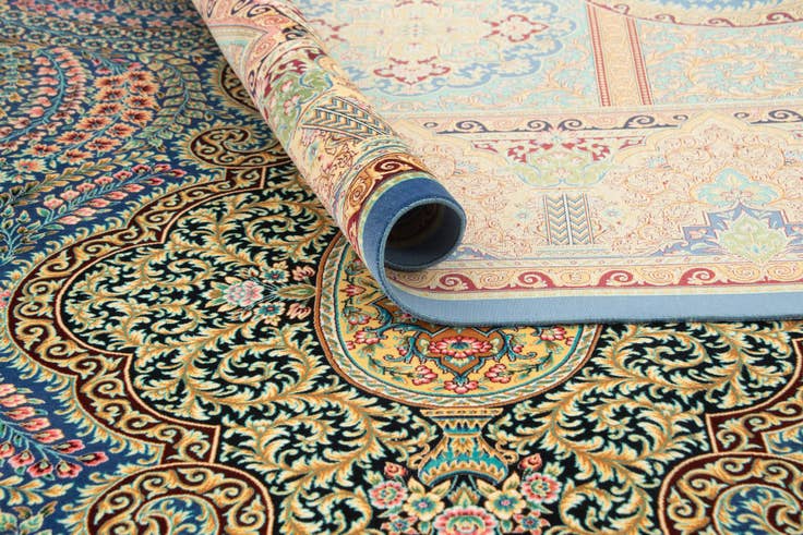 Detail image of 6' 6 x 9' 8 Ghom Design Rug