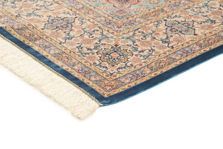Detail image of 6' 7 x 9' 8 Ghom Design Rug