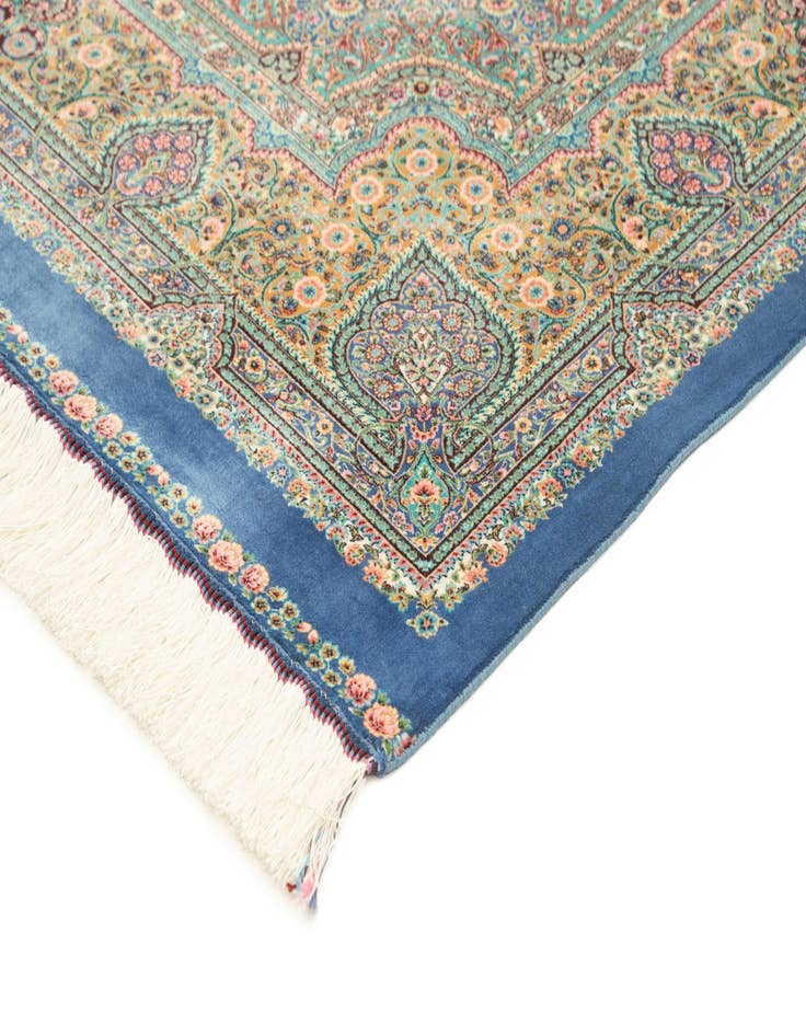 Detail image of 4' 10 x 7' 5 Ghom Design Rug